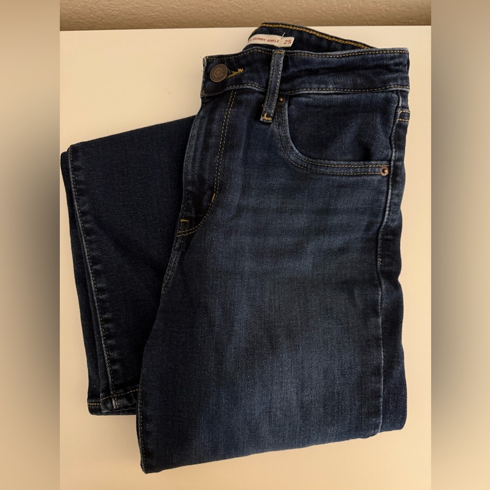Levi’s Women’s jeans (25)
